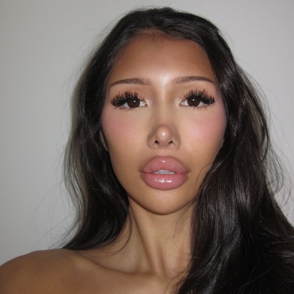 Meet your Posher, Valentina - Picture 3 of 16